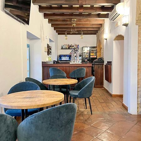 Hostal Servilia Кармона Экстерьер фото